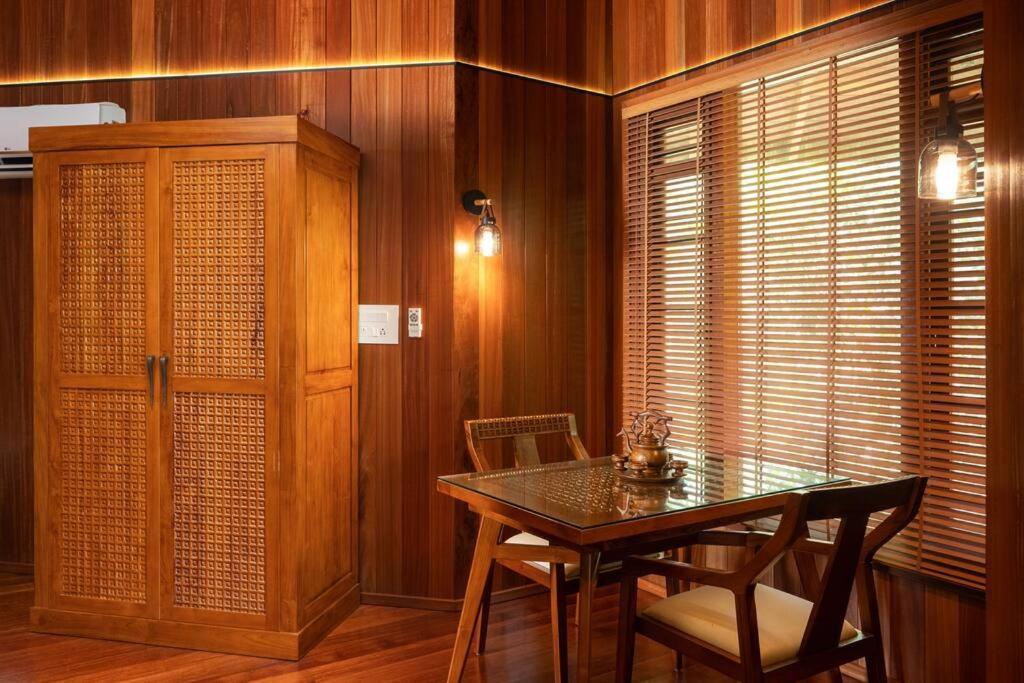 Villa Woods & Palms Pollachi Luaran gambar