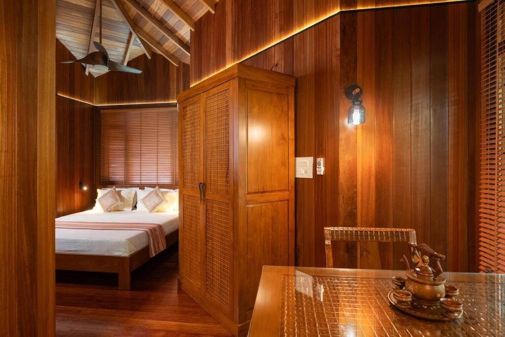 Villa Woods & Palms Pollachi Luaran gambar