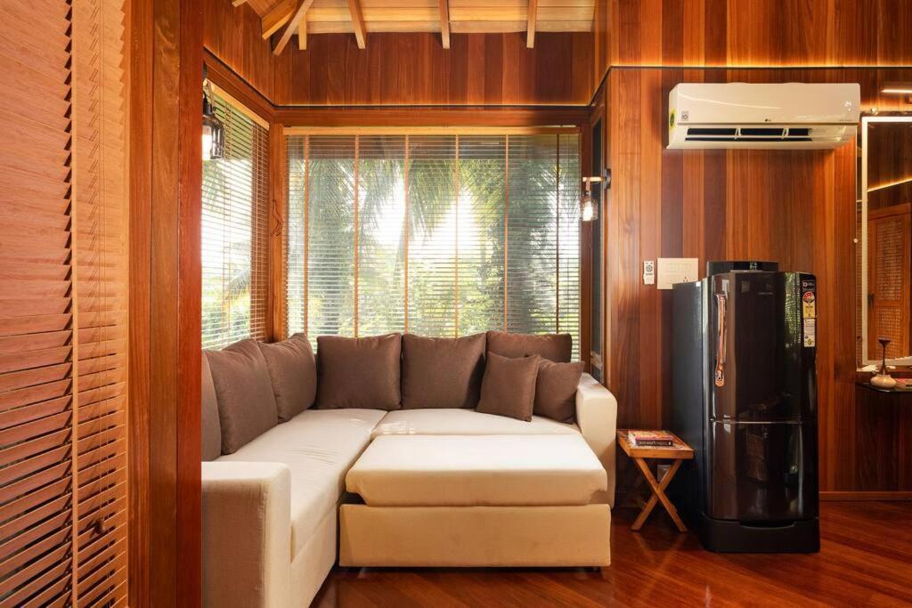 Villa Woods & Palms Pollachi Luaran gambar