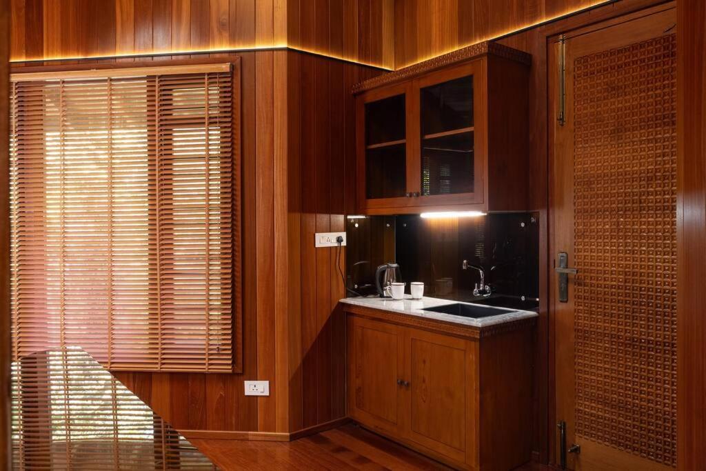 Villa Woods & Palms Pollachi Luaran gambar