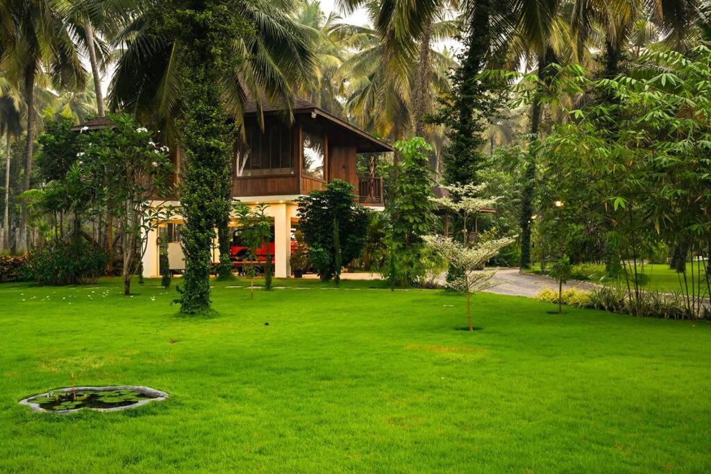 Villa Woods & Palms Pollachi Luaran gambar