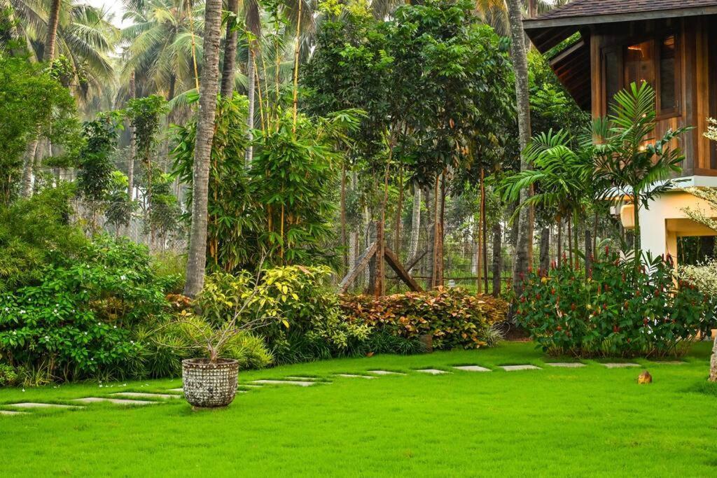 Villa Woods & Palms Pollachi Luaran gambar