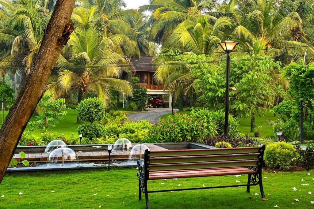 Villa Woods & Palms Pollachi Luaran gambar