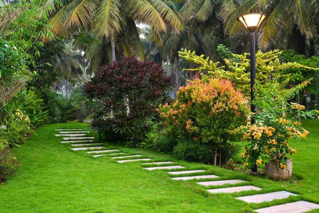 Villa Woods & Palms Pollachi Luaran gambar